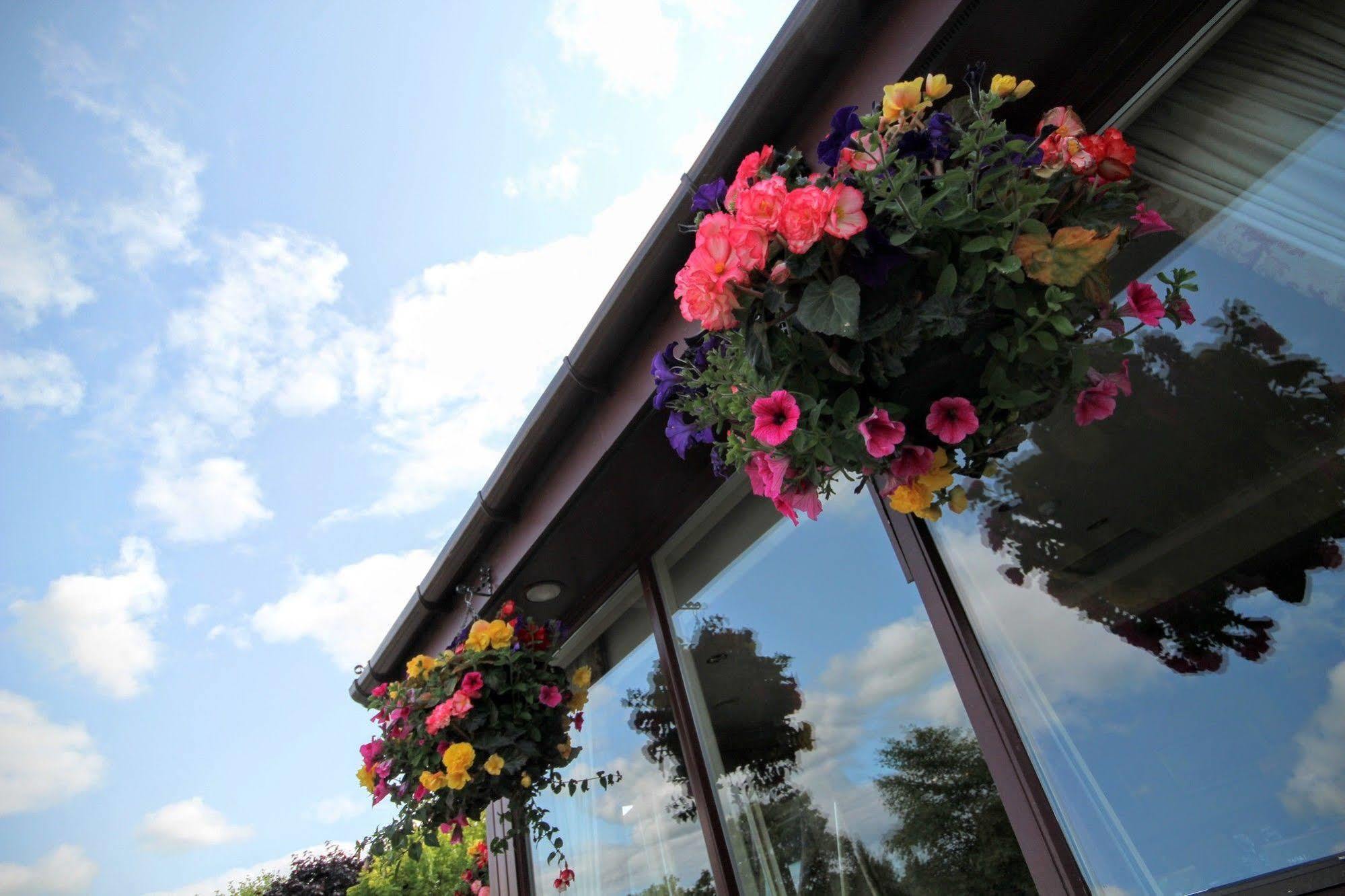 Strathburn Hotel Inverurie By Compass Hospitality Exterior foto