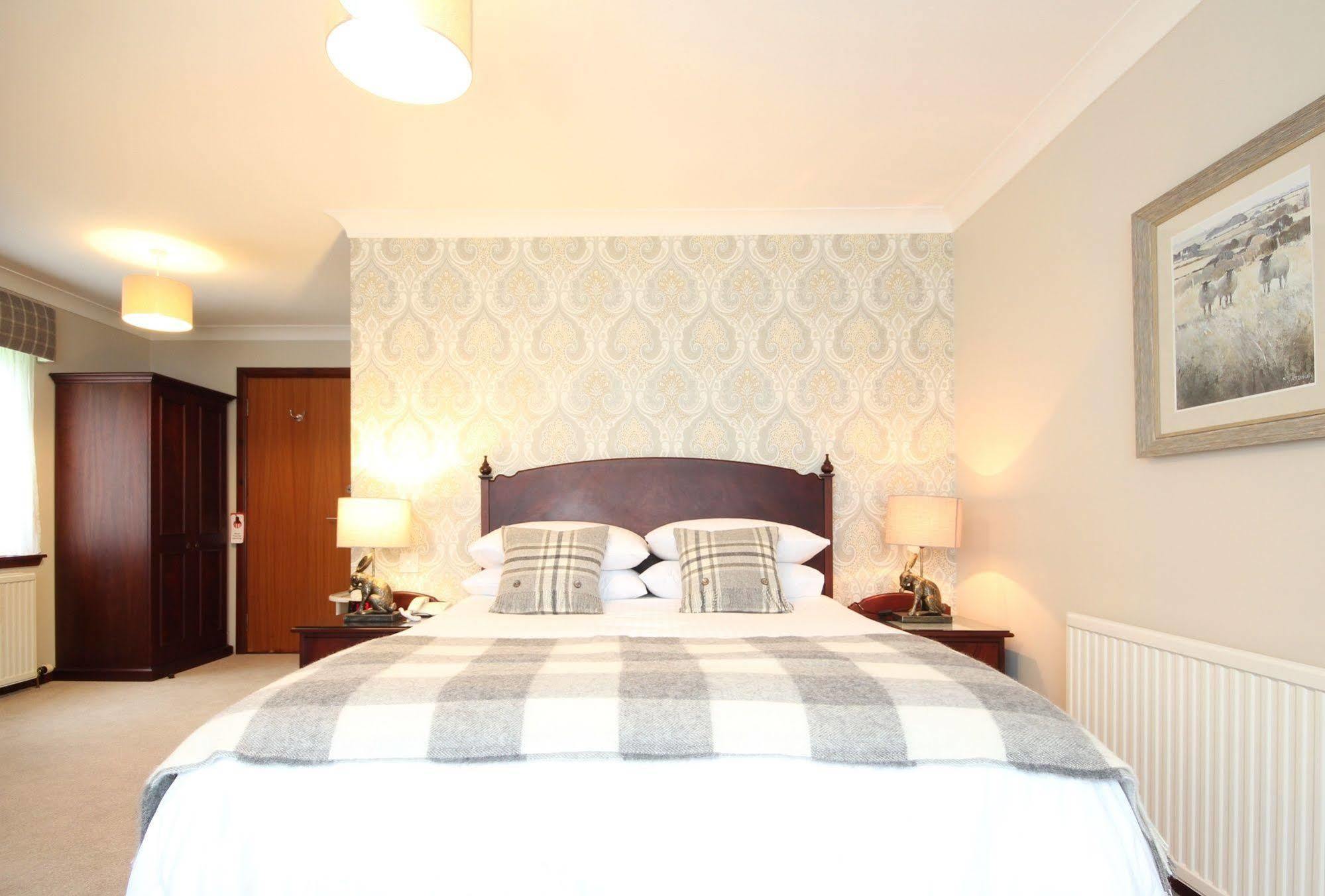 Strathburn Hotel Inverurie By Compass Hospitality Exterior foto